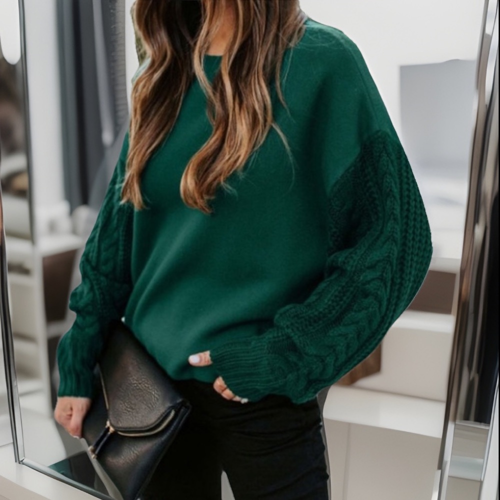 Women’s Emerald Green Cable Sleeve Crew Neck Sweater